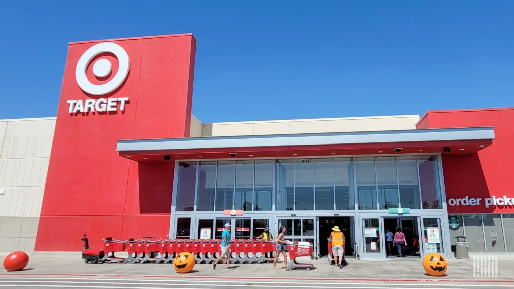 Factors that Influence Top Pay at Target Distribution Centers